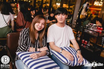 Phum Viphurit ที่ บีกิน บาร์ — photo 44