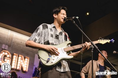 Phum Viphurit ที่ บีกิน บาร์ — photo 47
