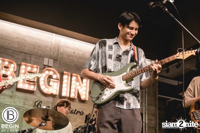 Phum Viphurit ที่ บีกิน บาร์ — photo 48