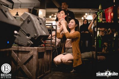 Phum Viphurit ที่ บีกิน บาร์ — photo 49