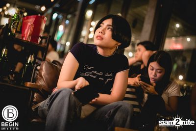 Phum Viphurit ที่ บีกิน บาร์ — photo 50