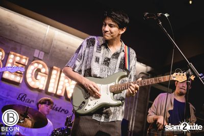 Phum Viphurit ที่ บีกิน บาร์ — photo 51