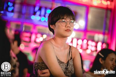 Phum Viphurit ที่ บีกิน บาร์ — photo 61