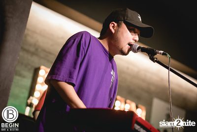 Phum Viphurit ที่ บีกิน บาร์ — photo 67