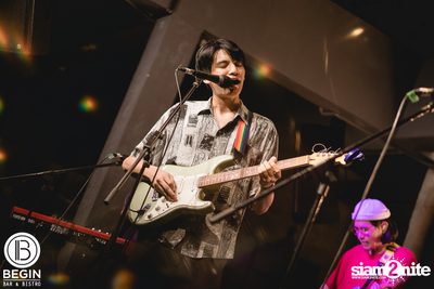 Phum Viphurit ที่ บีกิน บาร์ — photo 72