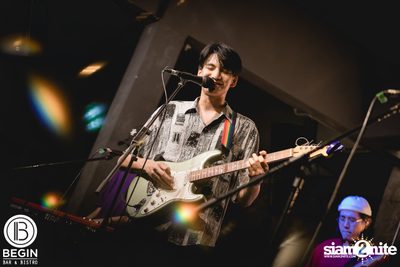 Phum Viphurit ที่ บีกิน บาร์ — photo 73