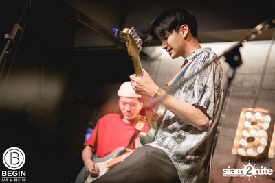 Phum Viphurit ที่ บีกิน บาร์ — photo 75