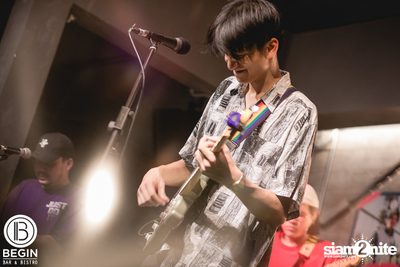 Phum Viphurit ที่ บีกิน บาร์ — photo 77