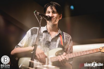 Phum Viphurit ที่ บีกิน บาร์ — photo 78