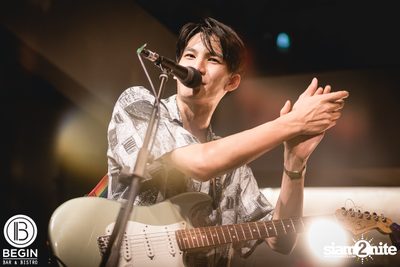 Phum Viphurit ที่ บีกิน บาร์ — photo 79
