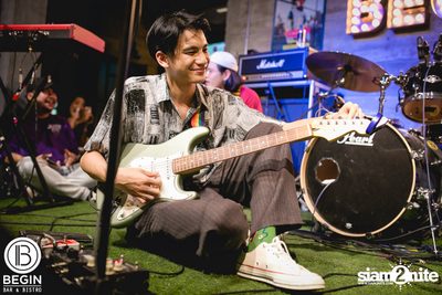 Phum Viphurit ที่ บีกิน บาร์ — photo 80