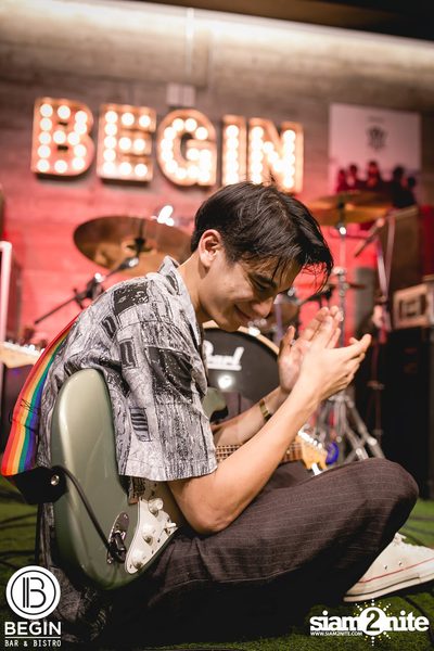 Phum Viphurit ที่ บีกิน บาร์ — photo 86