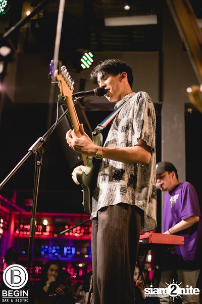 Phum Viphurit ที่ บีกิน บาร์ — photo 99
