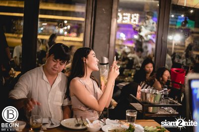 Phum Viphurit ที่ บีกิน บาร์ — photo 106