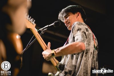 Phum Viphurit ที่ บีกิน บาร์ — photo 113
