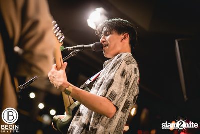 Phum Viphurit ที่ บีกิน บาร์ — photo 114