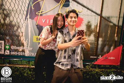 Phum Viphurit ที่ บีกิน บาร์ — photo 149