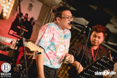 Phum Viphurit ที่ บีกิน บาร์ — photo 167