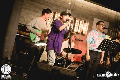 Phum Viphurit ที่ บีกิน บาร์ — photo 180