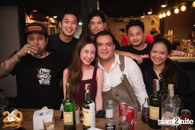 Phum Viphurit at 20Something Bar — photo 4