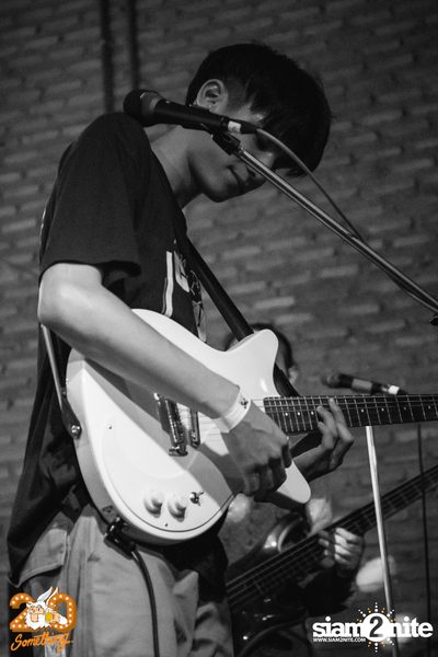 Phum Viphurit at 20Something Bar — photo 18