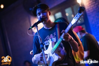 Phum Viphurit at 20Something Bar — photo 22