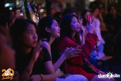 Phum Viphurit at 20Something Bar — photo 29