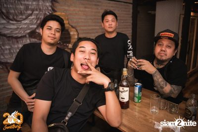 Phum Viphurit at 20Something Bar — photo 36