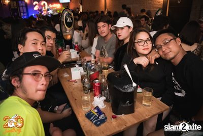 Phum Viphurit at 20Something Bar — photo 37