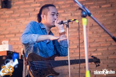 Phum Viphurit at 20Something Bar — photo 43