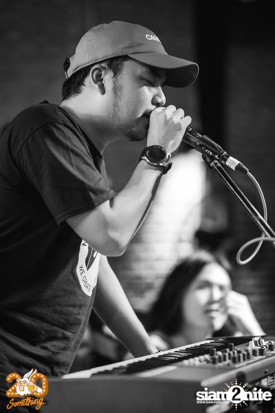 Phum Viphurit at 20Something Bar — photo 47
