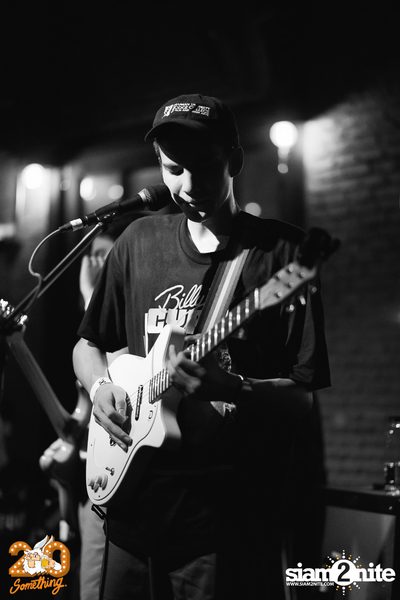 Phum Viphurit at 20Something Bar — photo 53