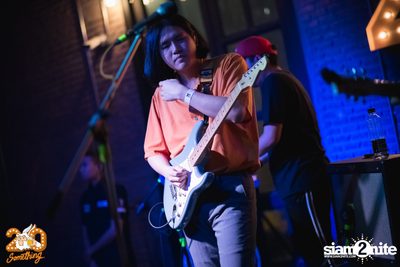 Phum Viphurit at 20Something Bar — photo 63