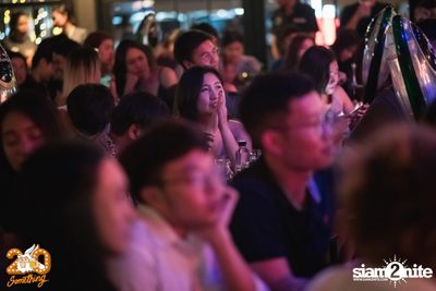 Phum Viphurit at 20Something Bar — photo 64