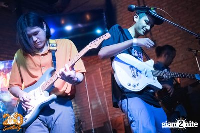 Phum Viphurit at 20Something Bar — photo 67