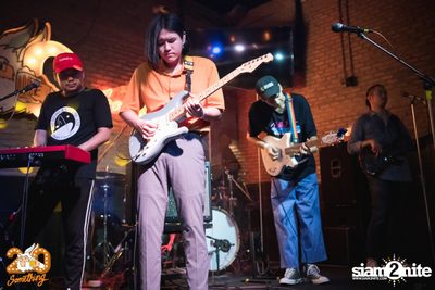 Phum Viphurit at 20Something Bar — photo 70