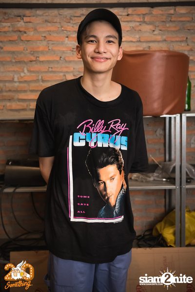 Phum Viphurit at 20Something Bar — photo 89