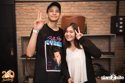 Phum Viphurit at 20Something Bar — photo 95