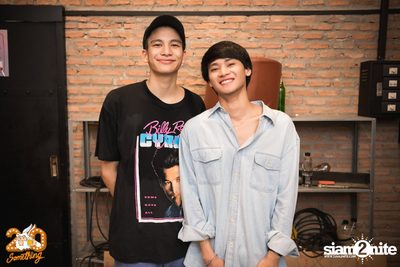 Phum Viphurit at 20Something Bar — photo 114