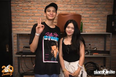 Phum Viphurit at 20Something Bar — photo 128