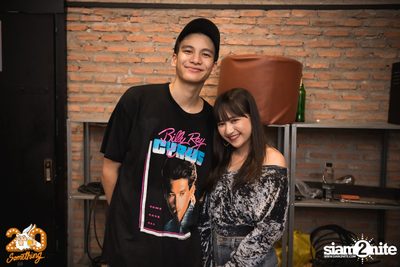 Phum Viphurit at 20Something Bar — photo 136