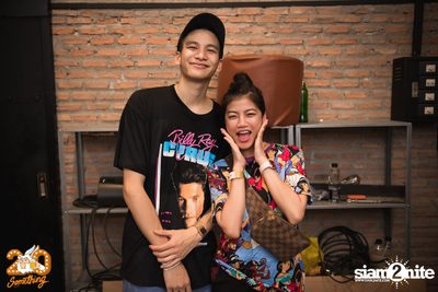 Phum Viphurit at 20Something Bar — photo 144