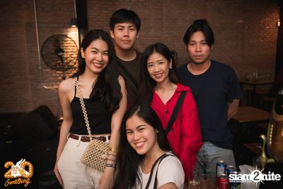 Phum Viphurit at 20Something Bar — photo 152