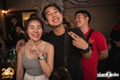 Phum Viphurit at 20Something Bar — photo 156