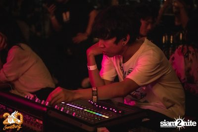 Whal & Dolph x Moving and Cut at 20Something Bar — photo 62