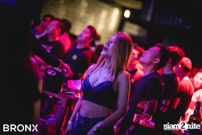 Retrospect ที่ บรองซ์ — photo 73