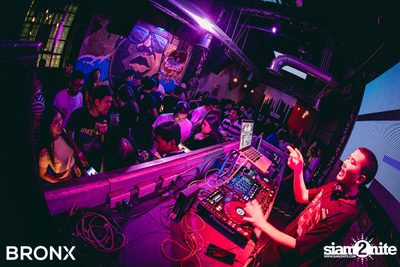 Retrospect ที่ บรองซ์ — photo 106