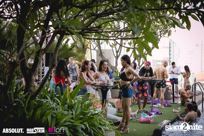 Splash Pool Party x Hooters at Aloft Bangkok — photo 7