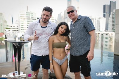 Splash Pool Party x Hooters at Aloft Bangkok — photo 25