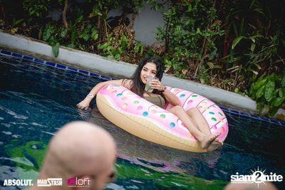 Splash Pool Party x Hooters at Aloft Bangkok — photo 34